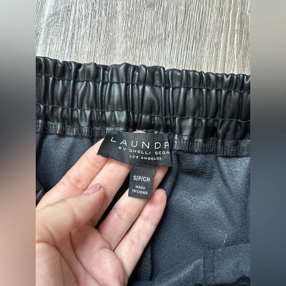 Laundry by Shelli Segal EUC Faux Leather Black Joggers Pants Size S - Picture 7 of 10